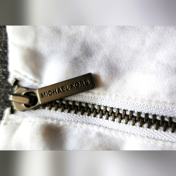 🤍MICHAEL KORS winter white sleeveless top Sz 2 - Picture 6 of 12